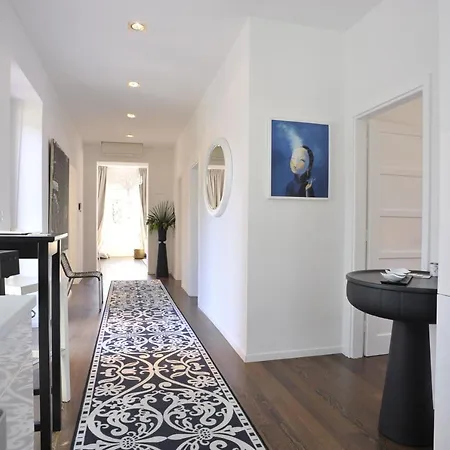 Charon With Garage Apartman Rovinj