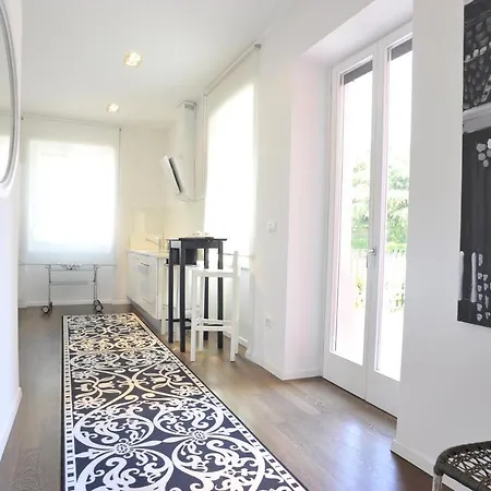 Apartman Charon With Garage *