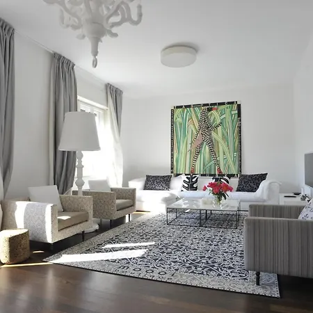 Charon With Garage Apartman Rovinj